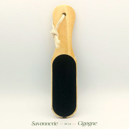 Râpe à Pieds en Bois – Éliminateur de Callosités Écologique