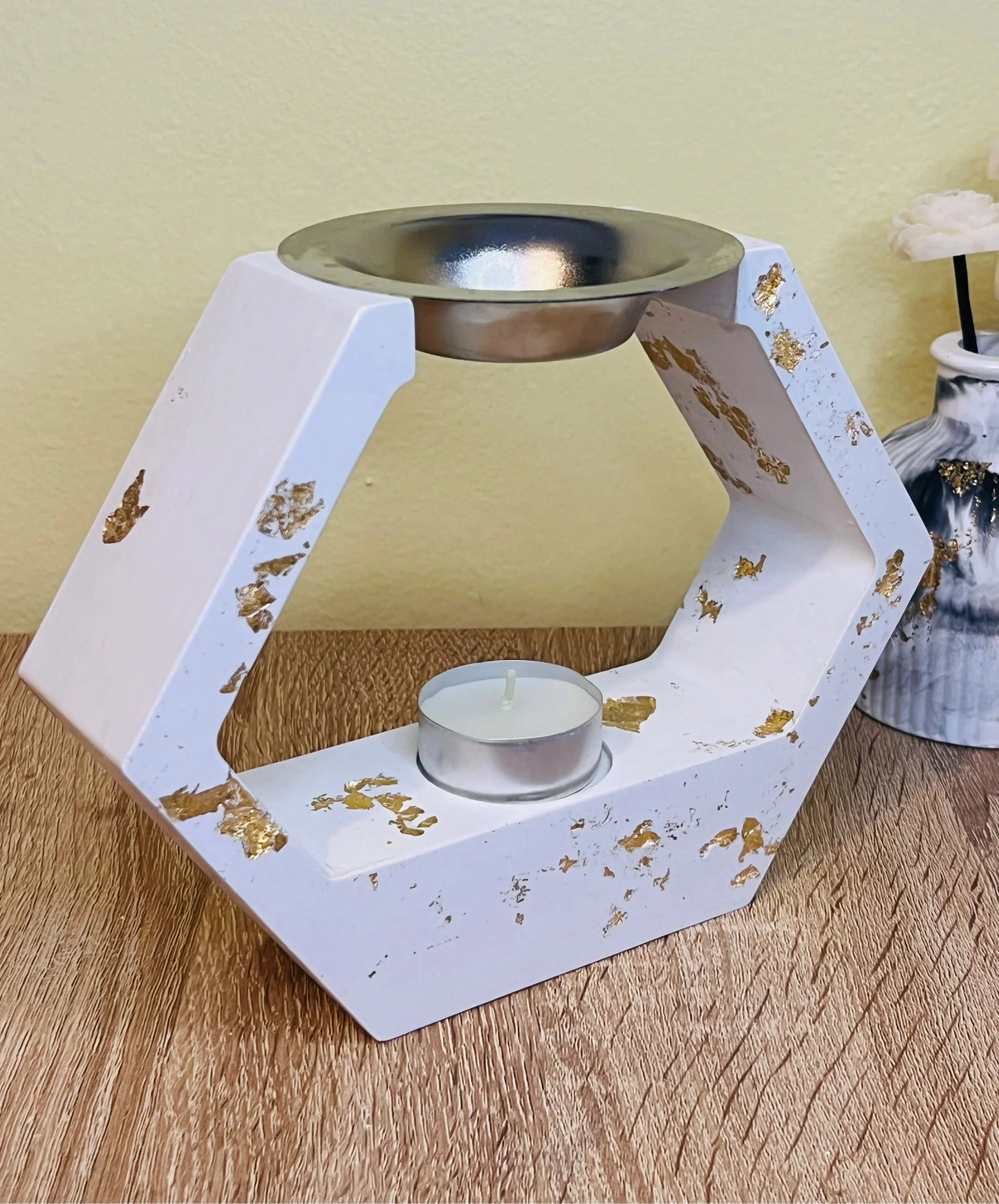 Brûleur de Cire en Porcelaine – Design Géométrique Luxe